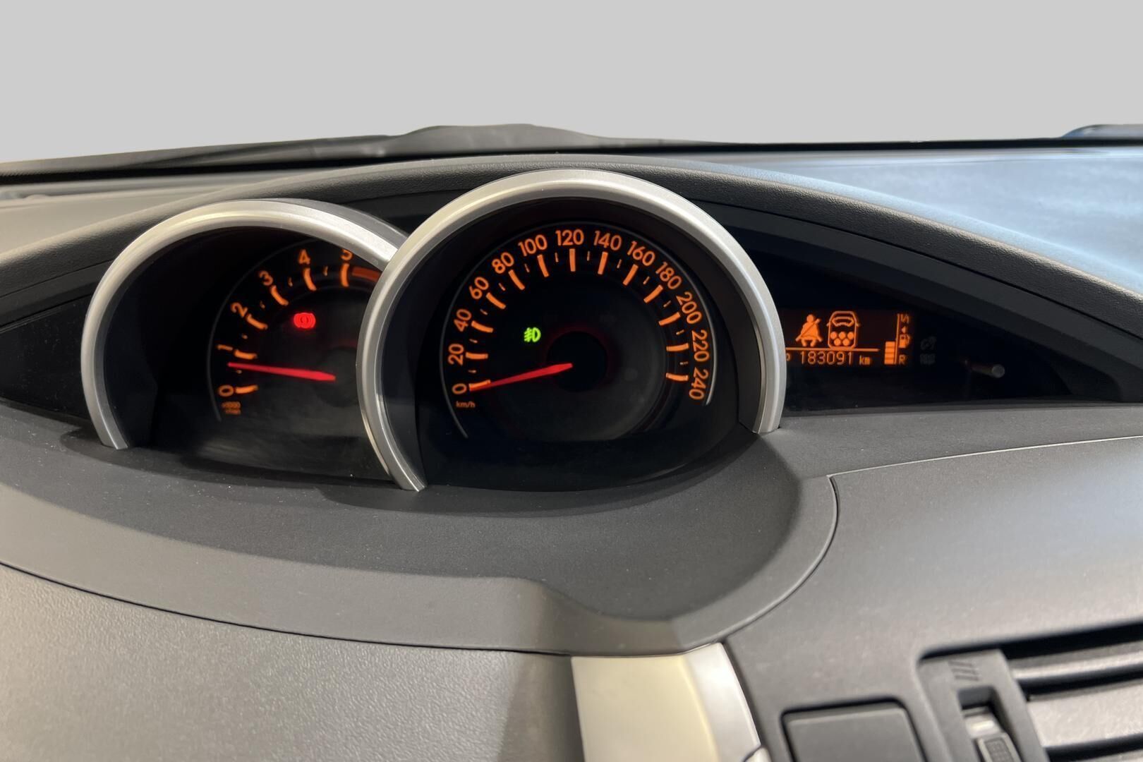 Toyota Verso iso kuva 12