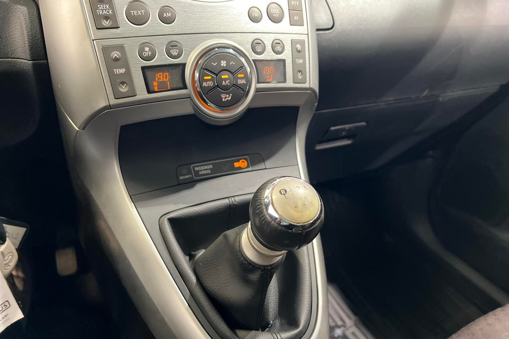 Toyota Verso iso kuva 15