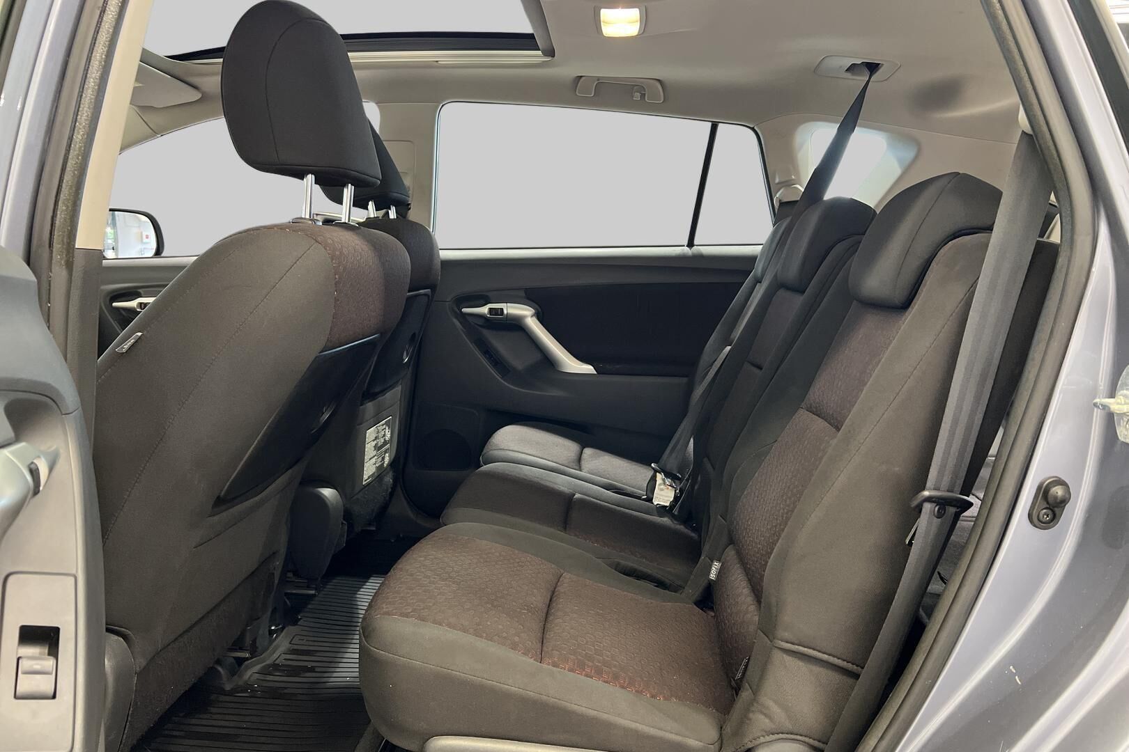 Toyota Verso iso kuva 7