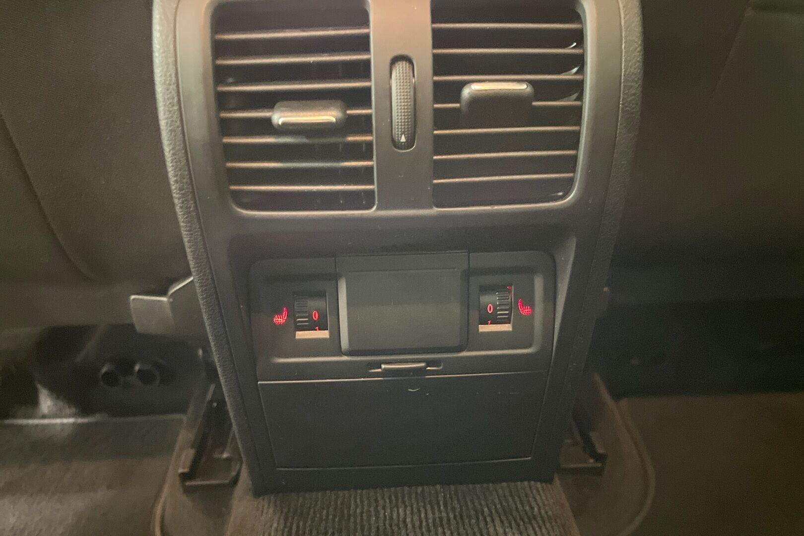 Volkswagen Passat iso kuva 13