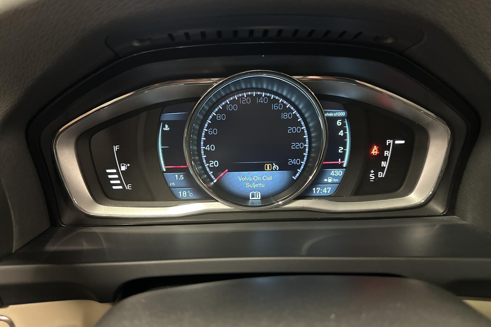 Volvo S60 iso kuva 19