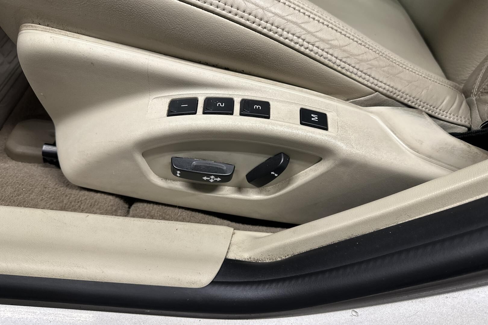 Volvo S60 iso kuva 26