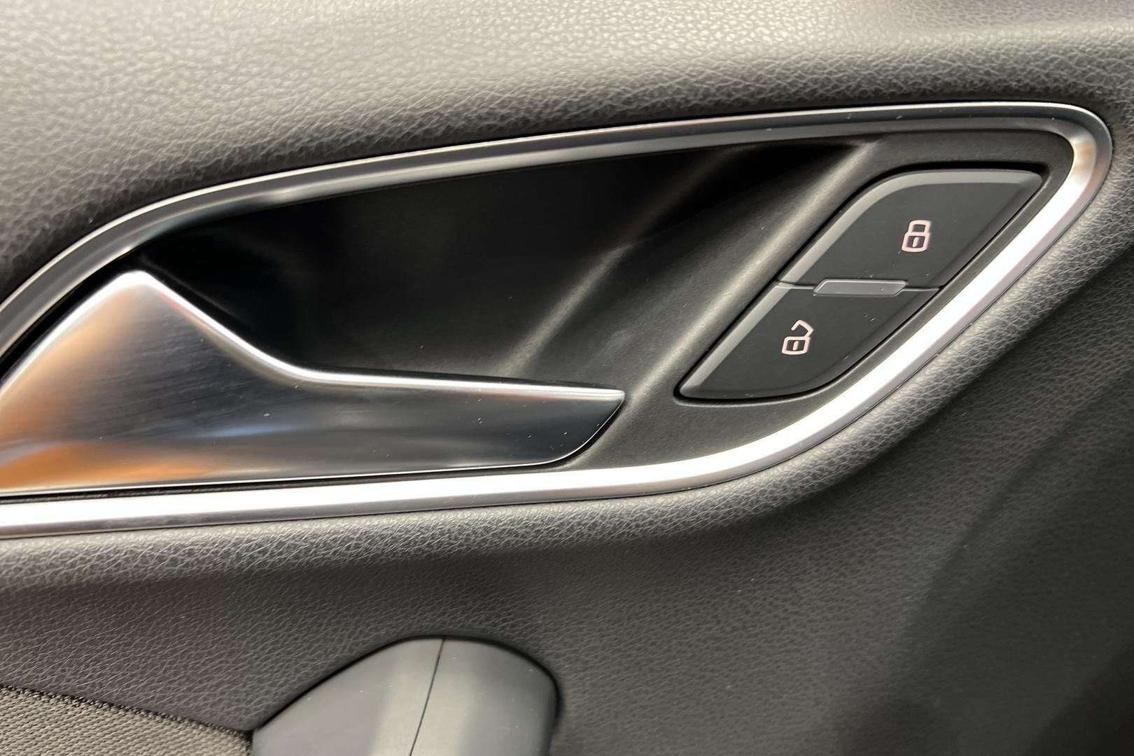 Audi Q3 iso kuva 25