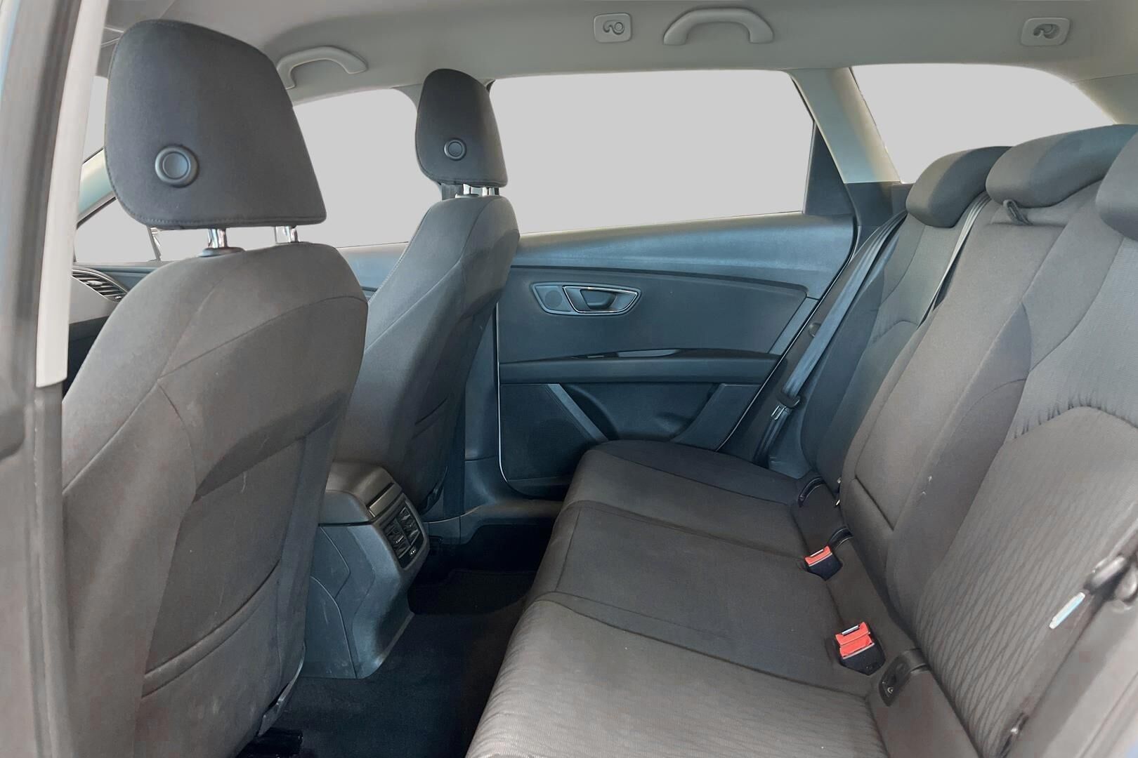 Seat Leon ST iso kuva 8
