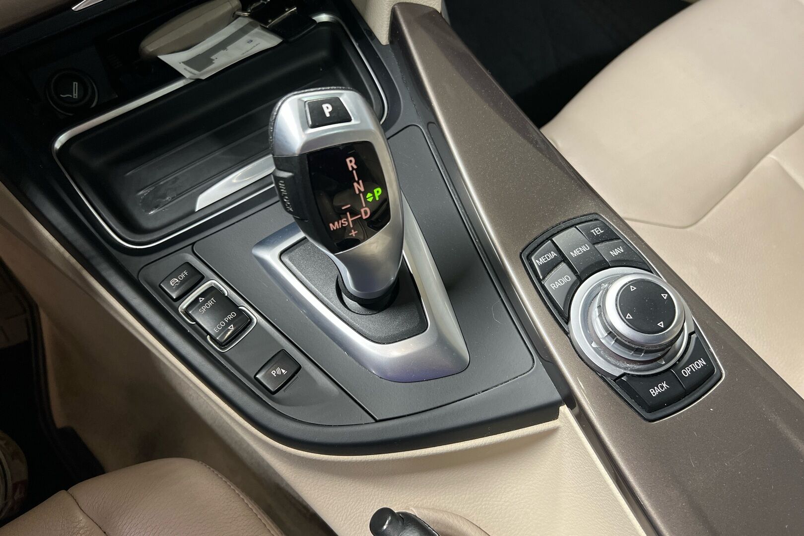 BMW 3-sarja iso kuva 13
