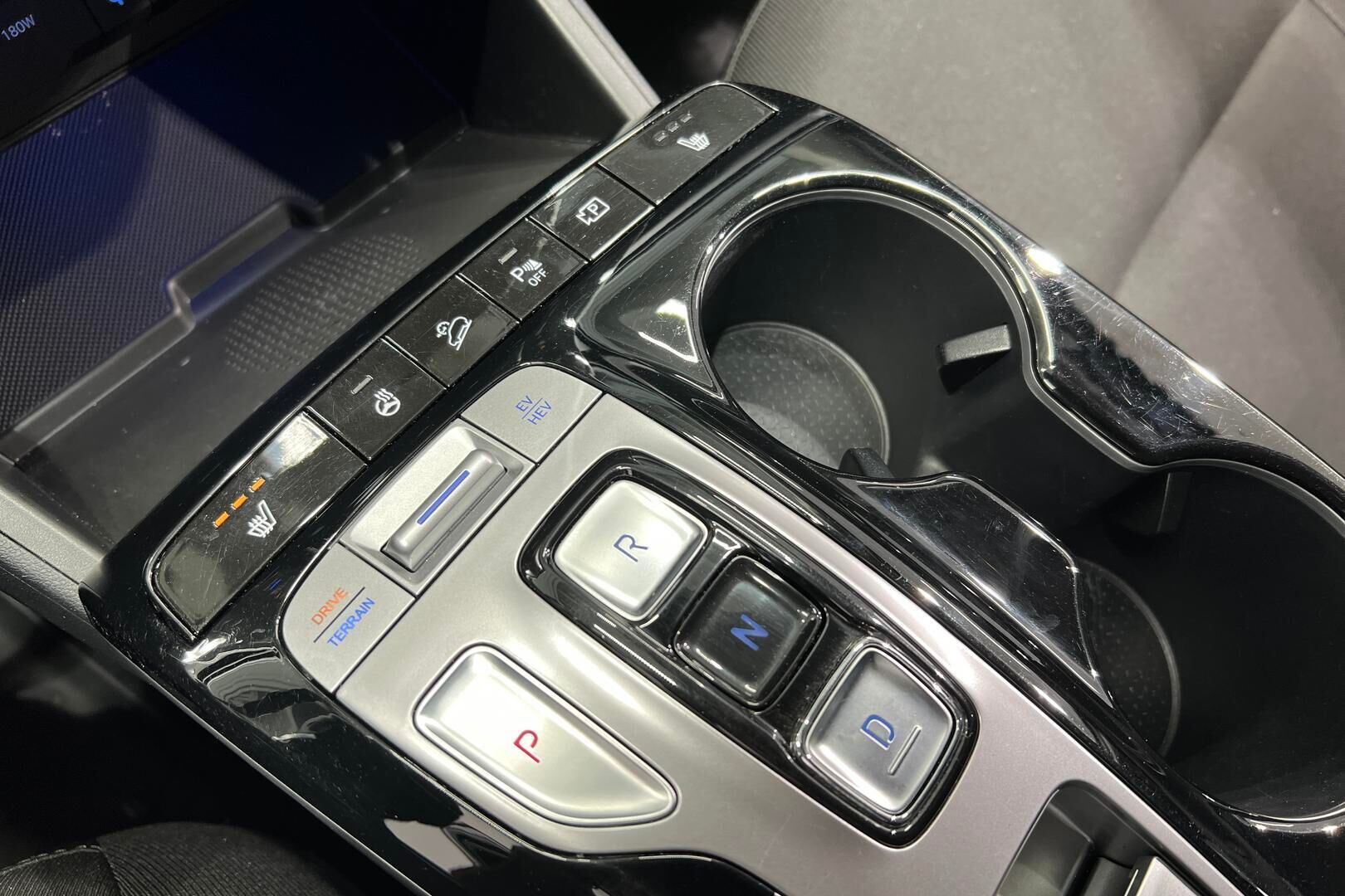 Hyundai Tucson iso kuva 17