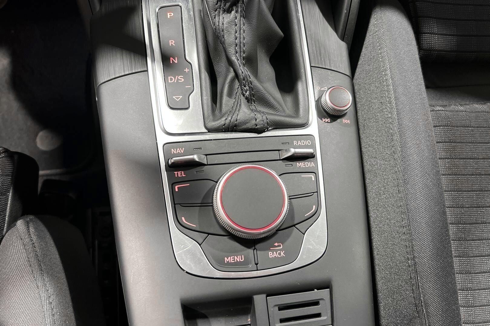 Audi A3 iso kuva 19