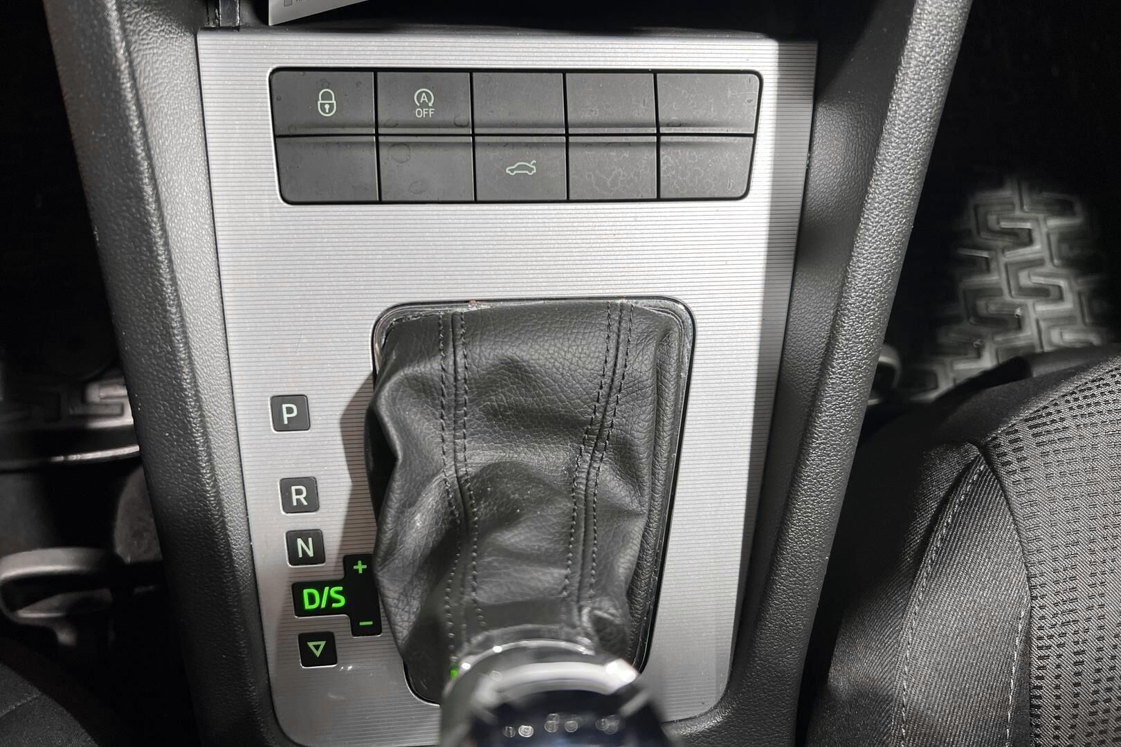 Skoda Octavia iso kuva 20