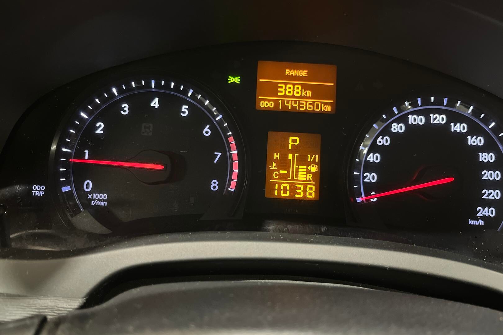 Toyota Avensis iso kuva 15