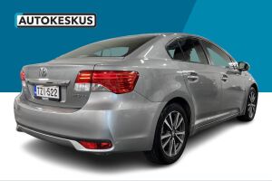 Toyota Avensis esikatselu 5