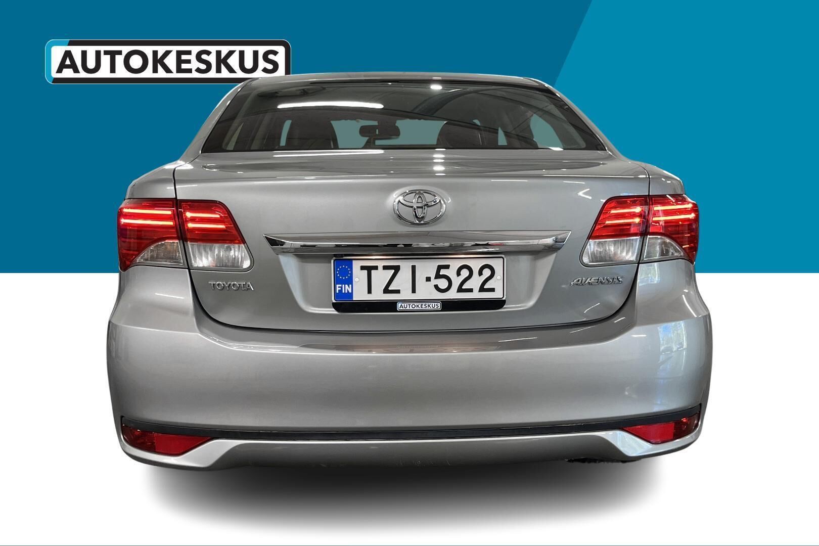 Toyota Avensis iso kuva 6