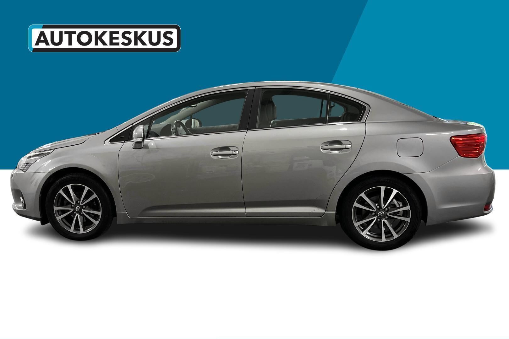 Toyota Avensis iso kuva 8