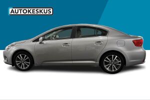 Toyota Avensis esikatselu 8