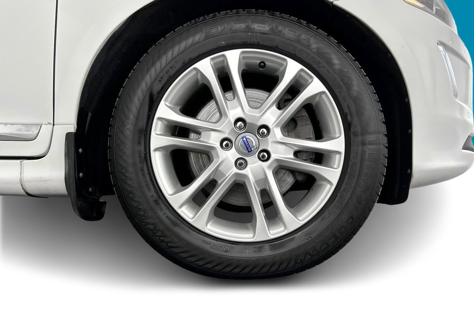 Volvo XC60 iso kuva 12