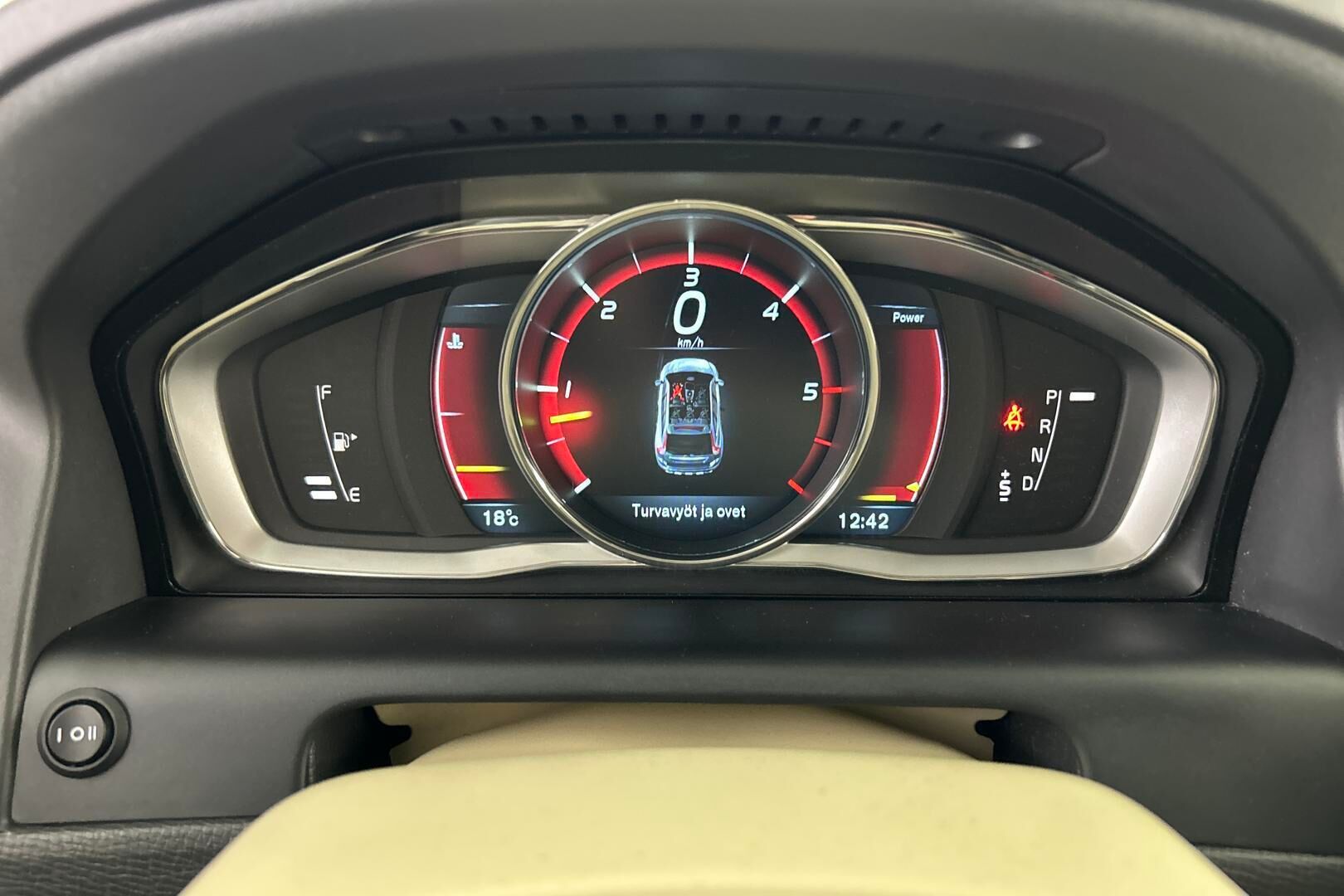 Volvo XC60 iso kuva 13