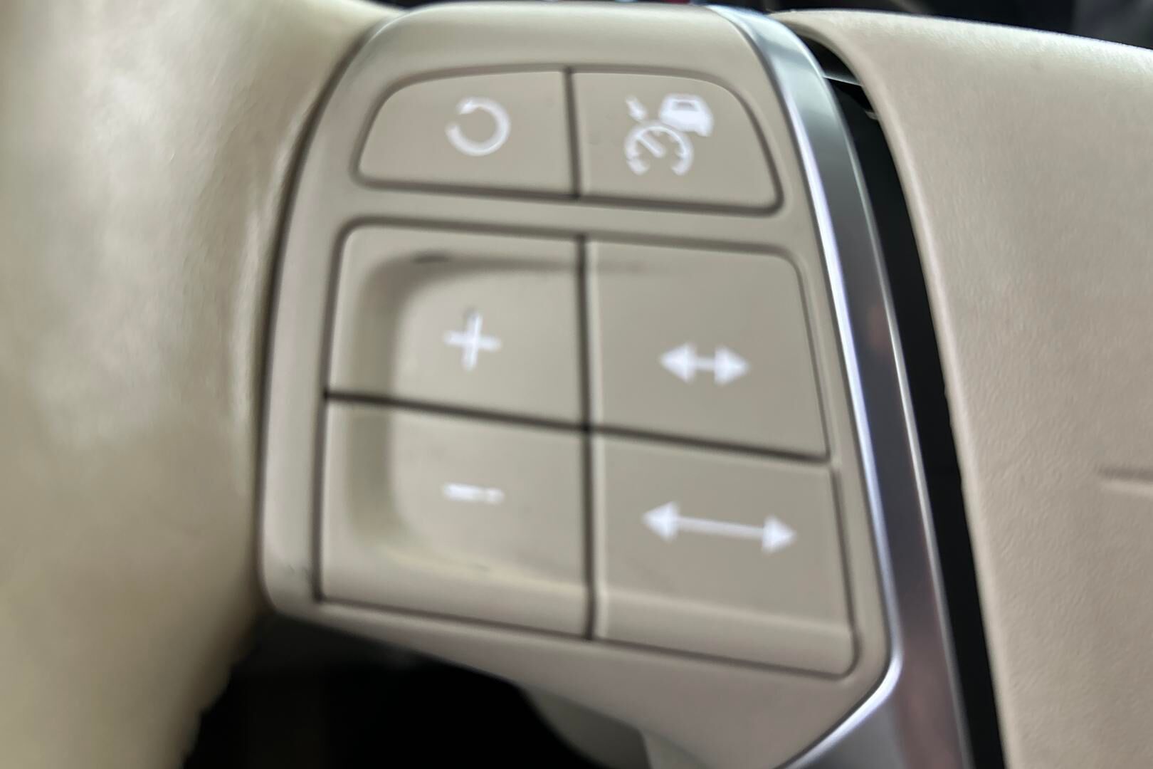 Volvo XC60 iso kuva 20