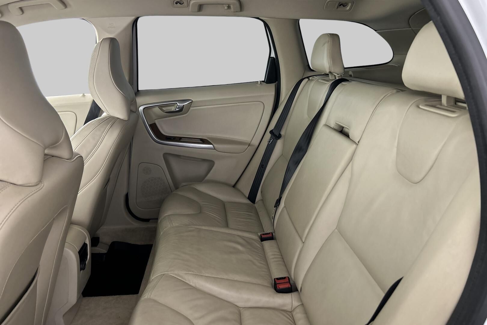 Volvo XC60 iso kuva 9