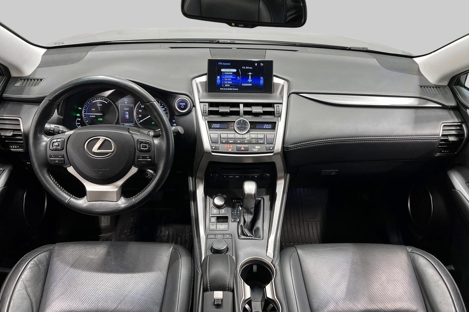 Lexus NX iso kuva 6