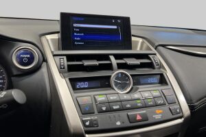 Lexus NX esikatselu 12