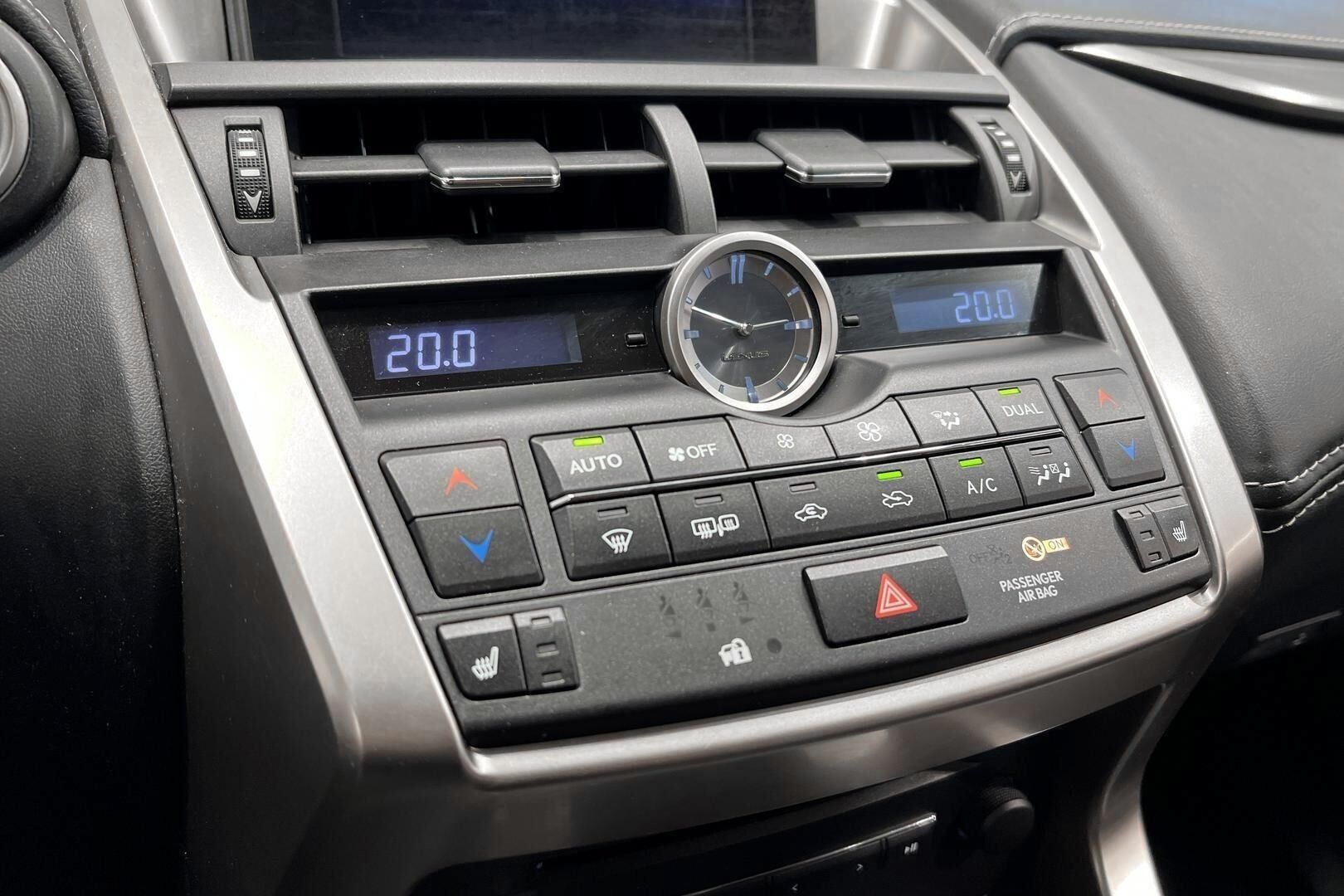 Lexus NX iso kuva 13