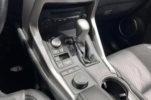 Lexus NX esikatselu 14