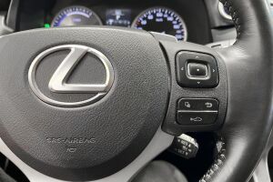 Lexus NX esikatselu 33