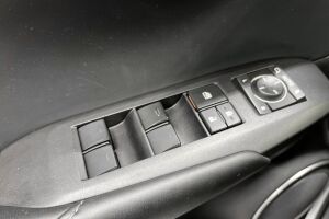 Lexus NX esikatselu 34