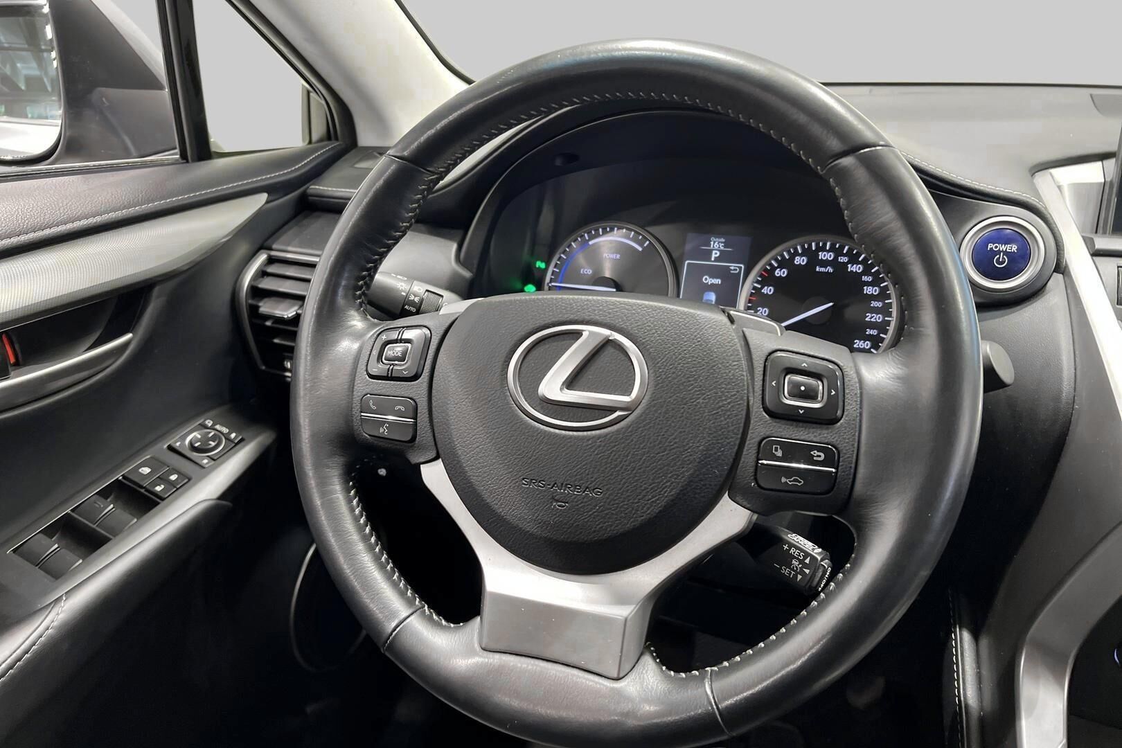 Lexus NX iso kuva 36
