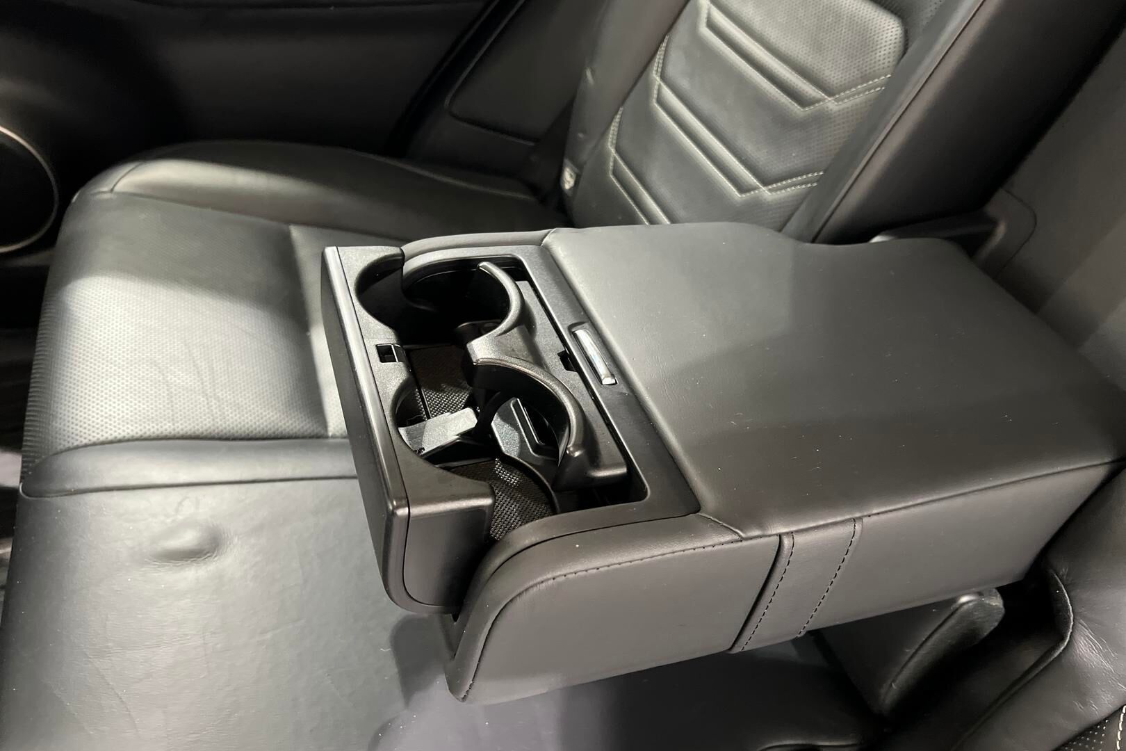 Lexus NX iso kuva 37
