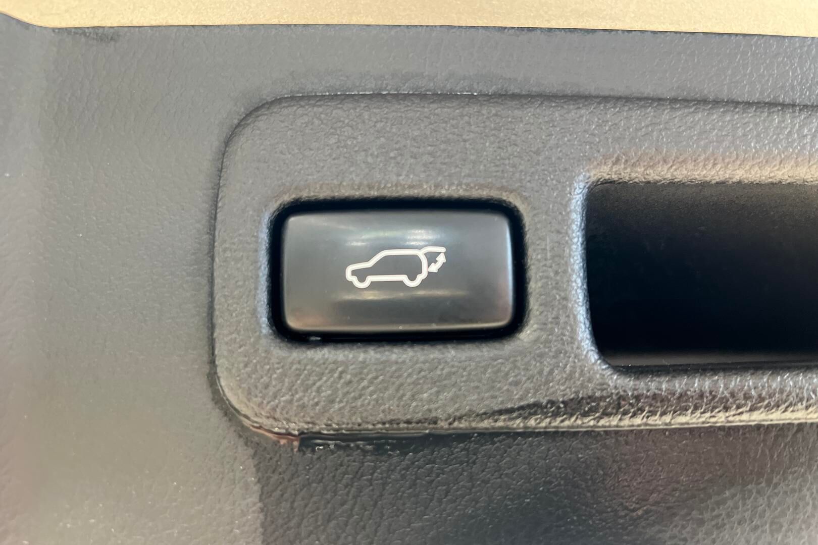Lexus NX iso kuva 22