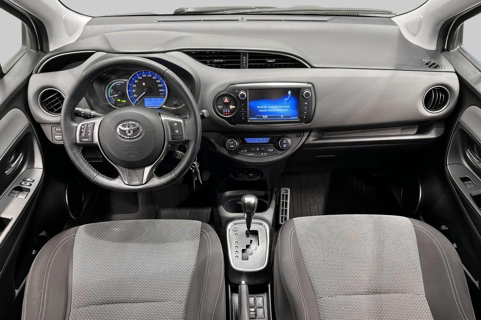 Toyota Yaris iso kuva 1