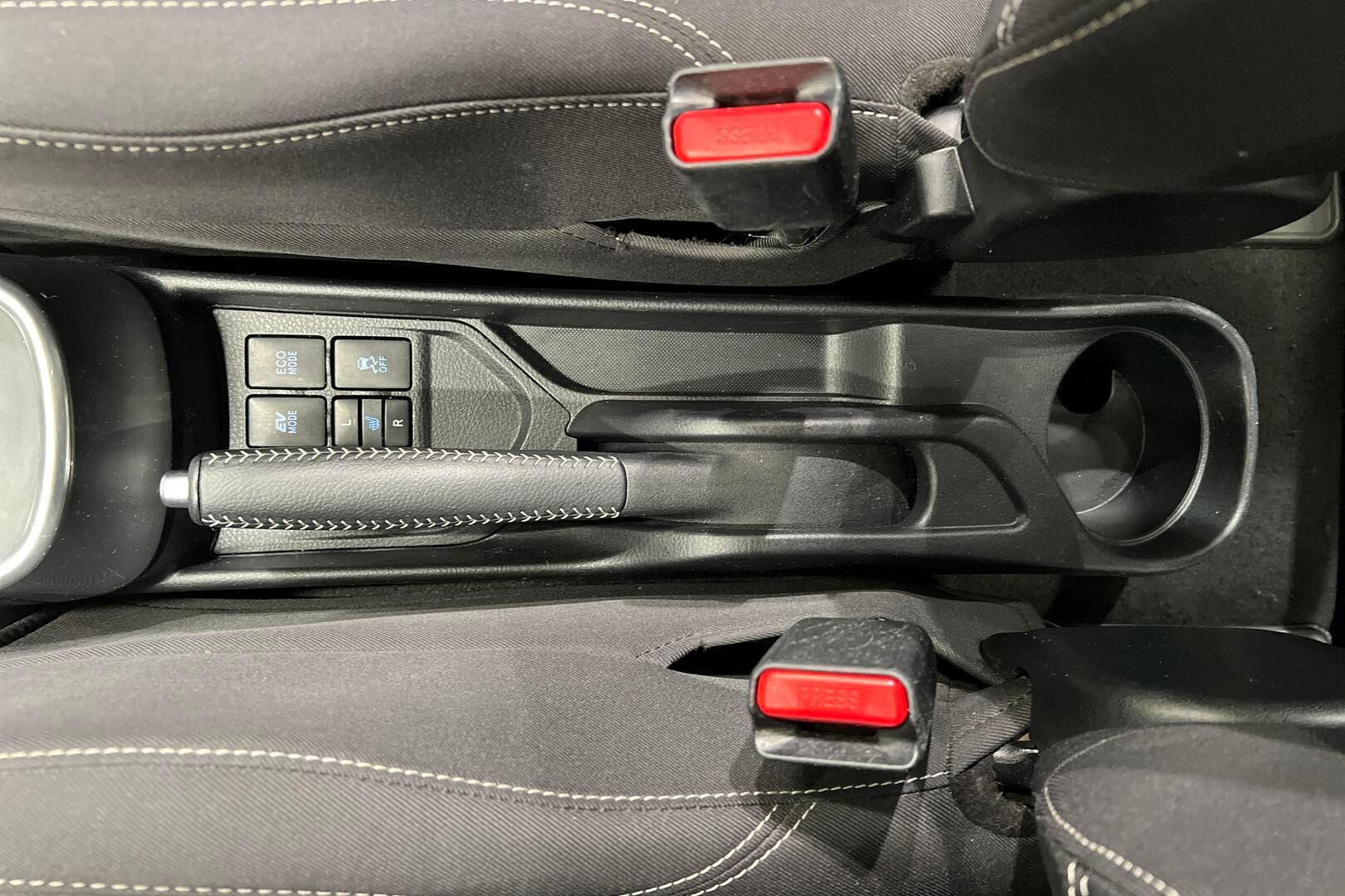 Toyota Yaris iso kuva 24