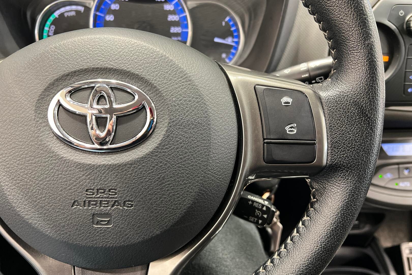 Toyota Yaris iso kuva 25