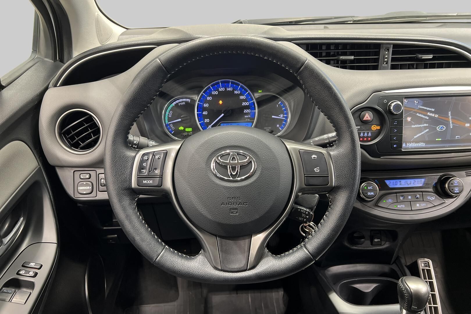 Toyota Yaris iso kuva 27