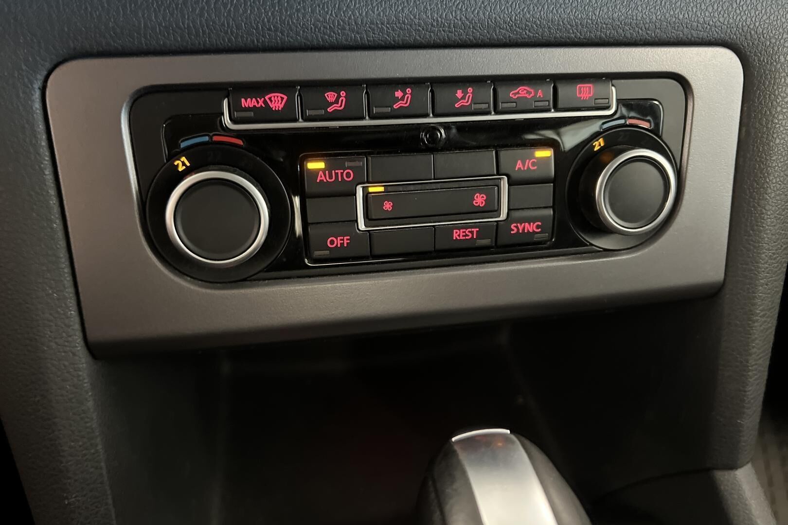 Volkswagen Amarok iso kuva 16