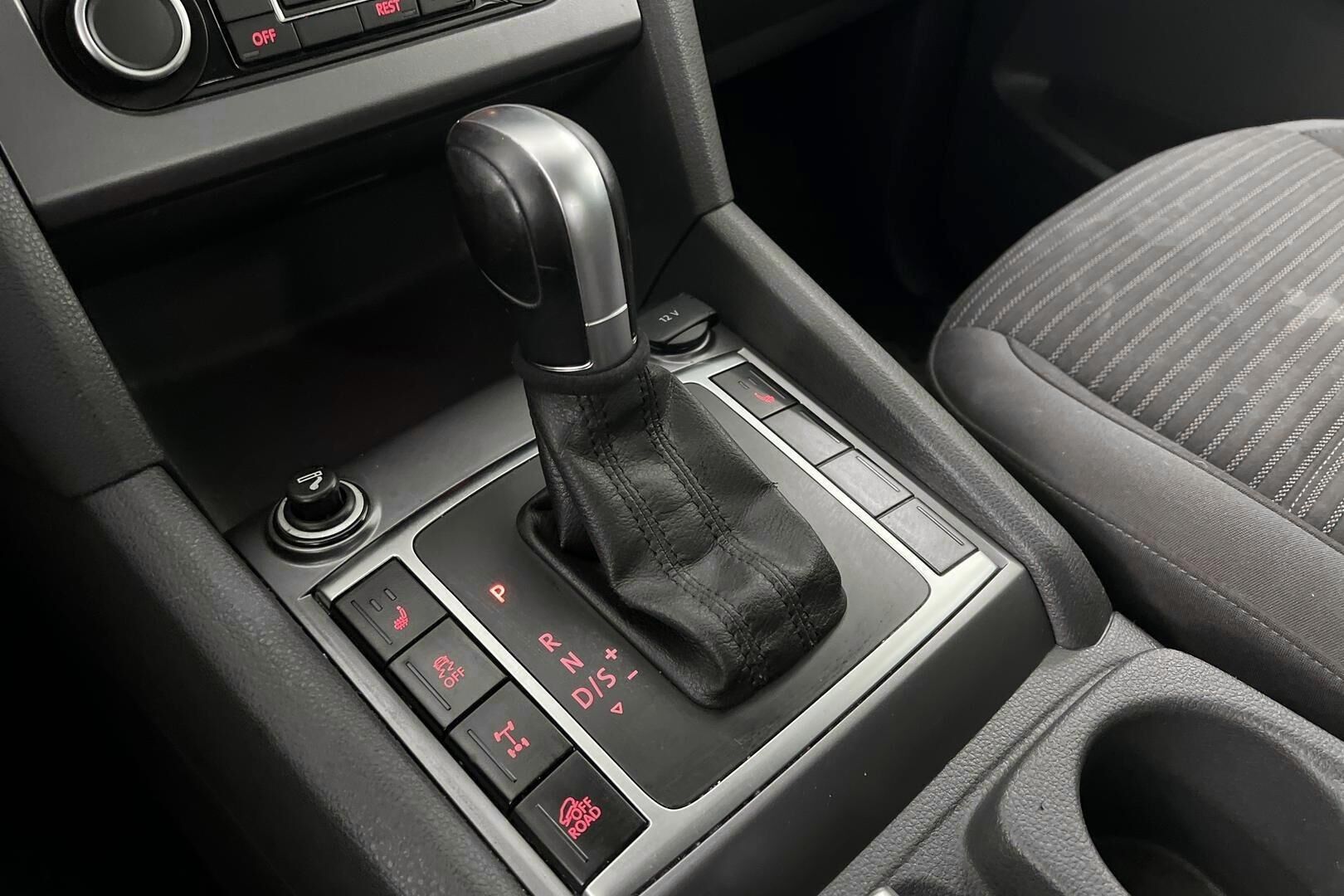 Volkswagen Amarok iso kuva 17