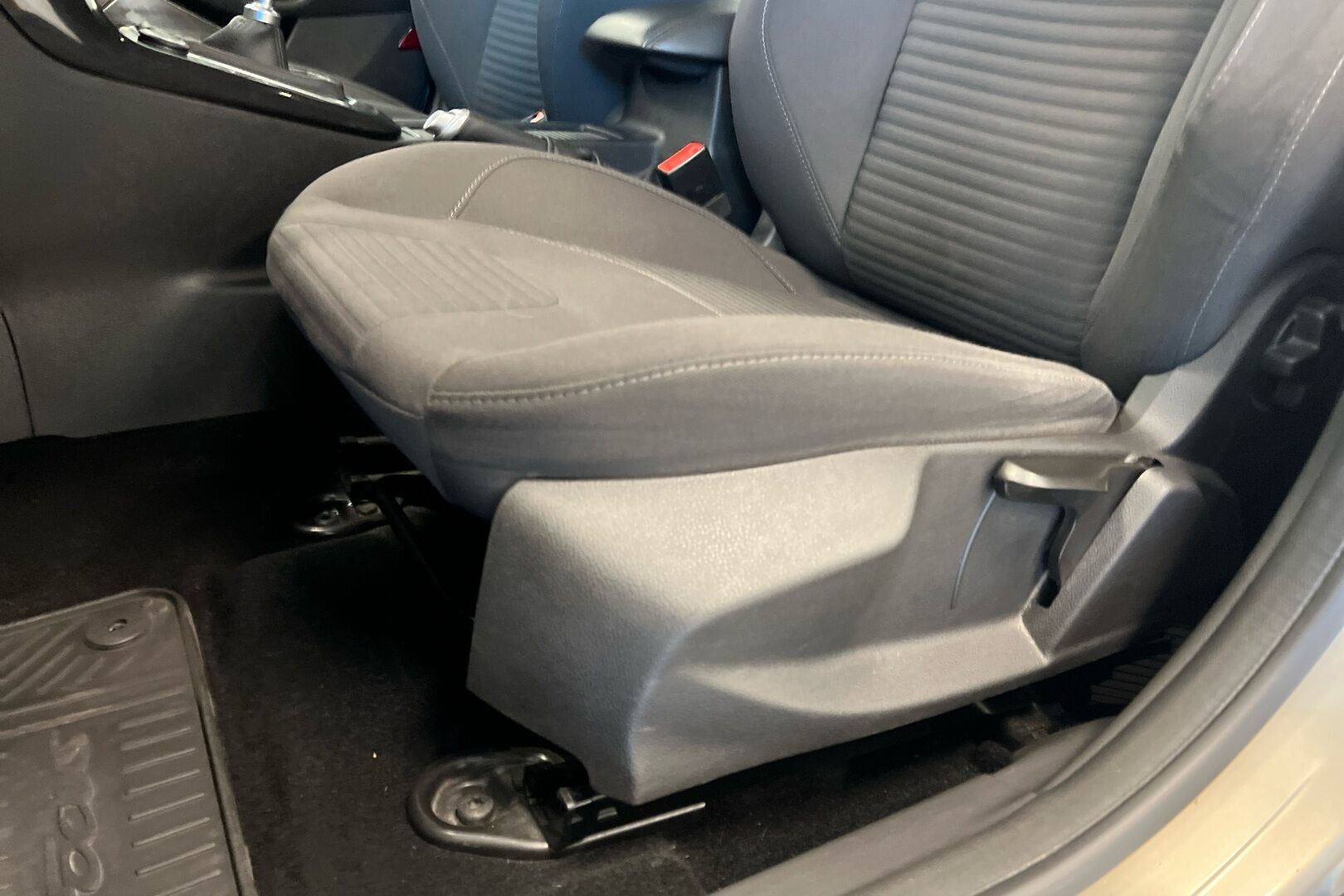Ford Focus iso kuva 18