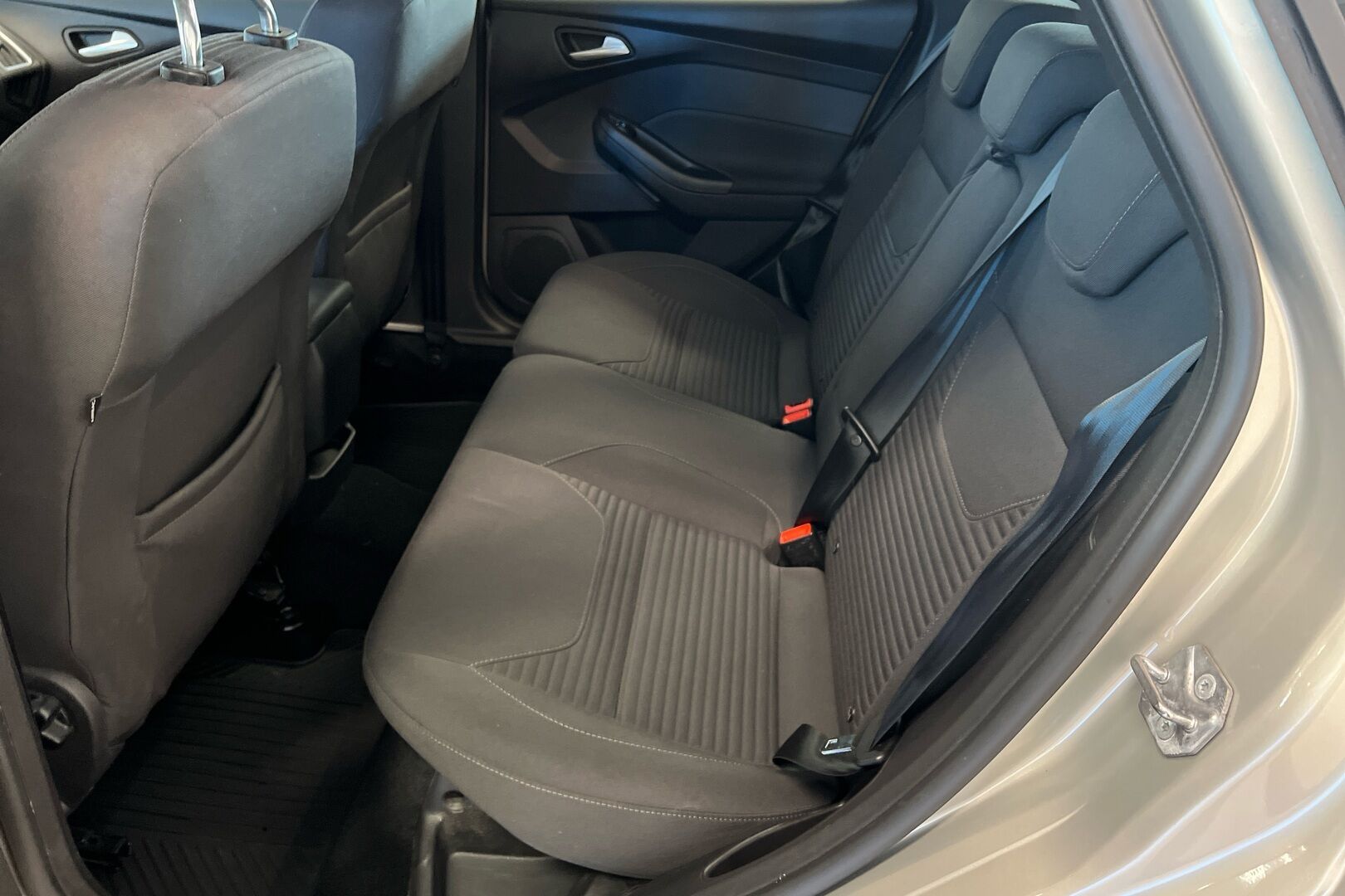 Ford Focus iso kuva 9