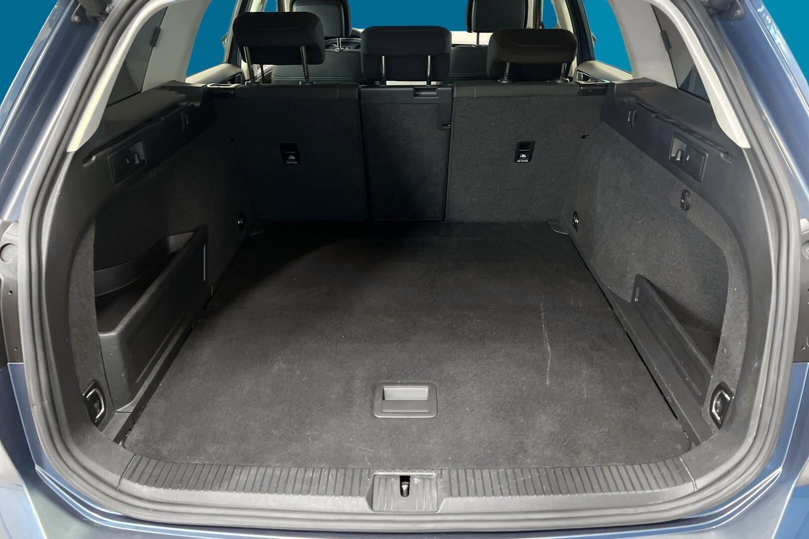 Volkswagen Passat iso kuva 12