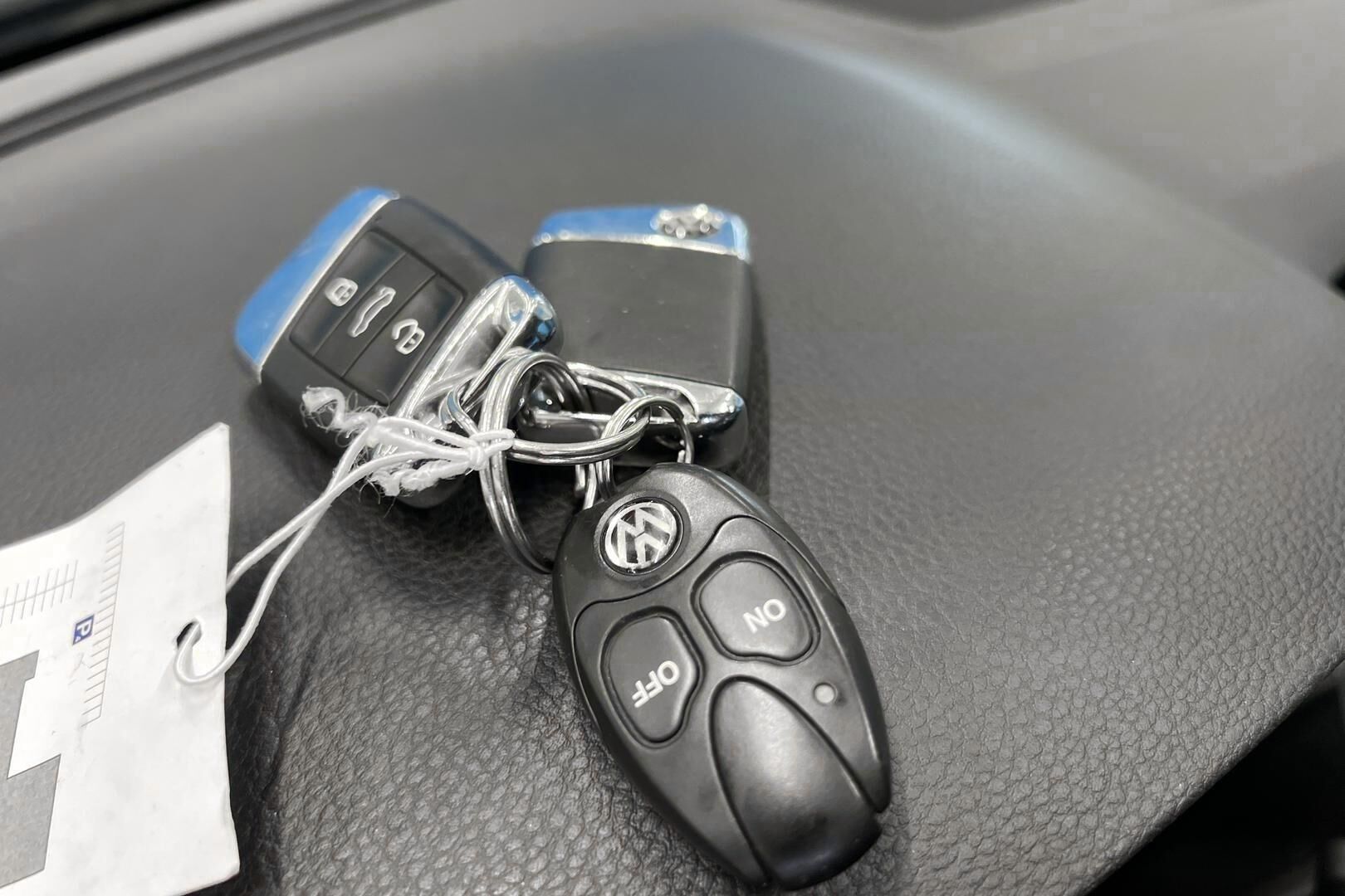 Volkswagen Passat iso kuva 28