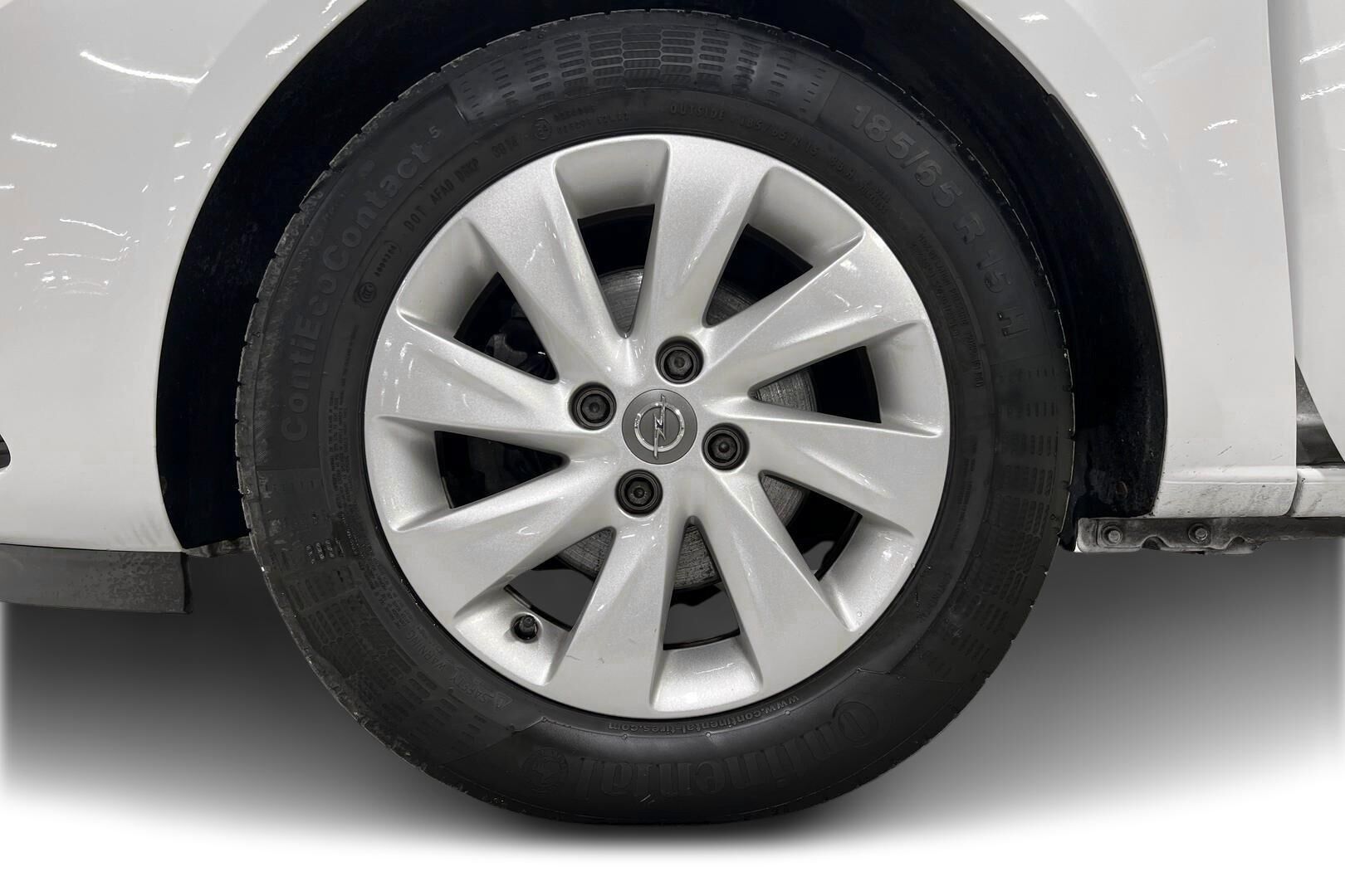 Opel Corsa iso kuva 11