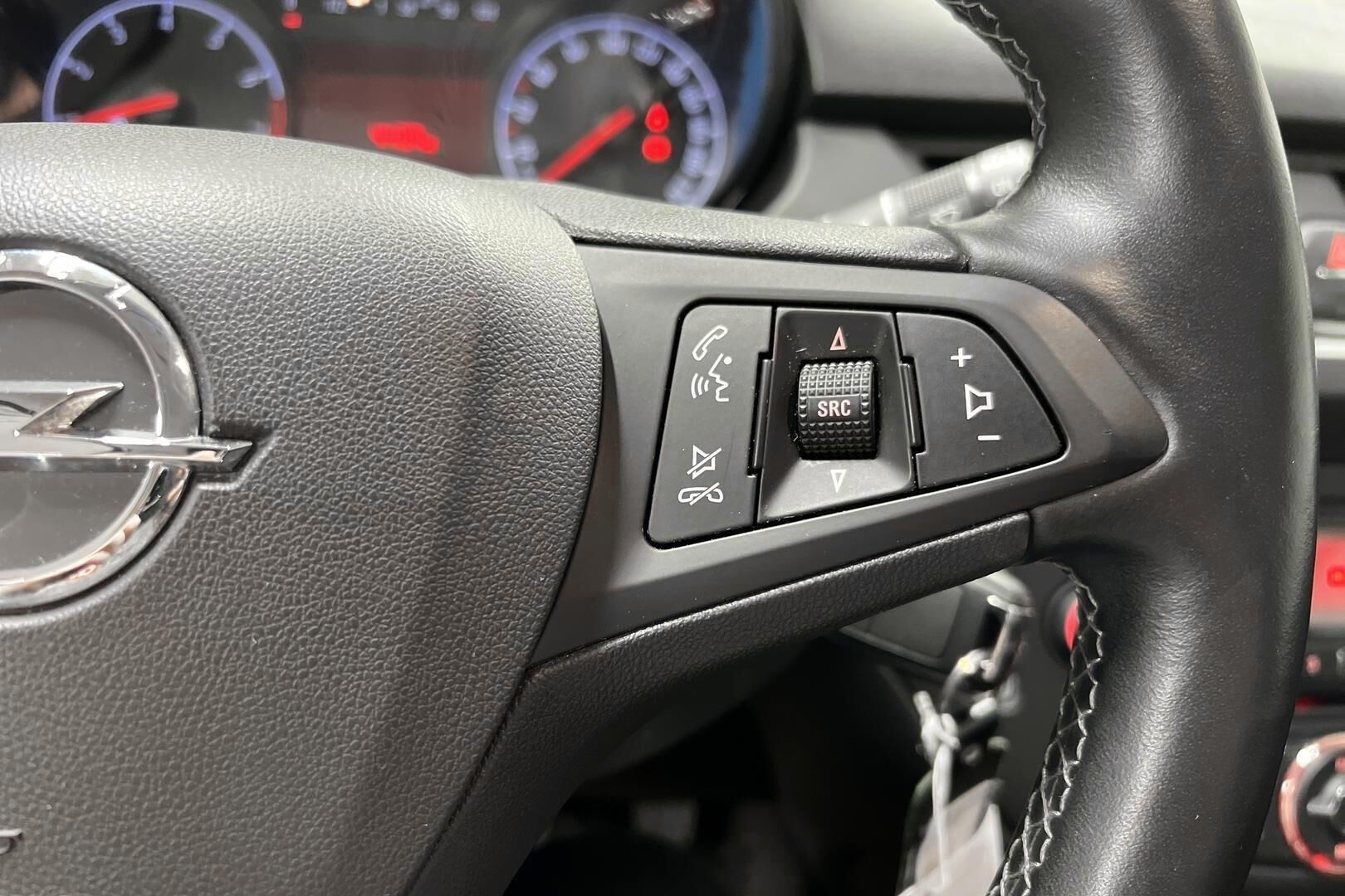 Opel Corsa iso kuva 14