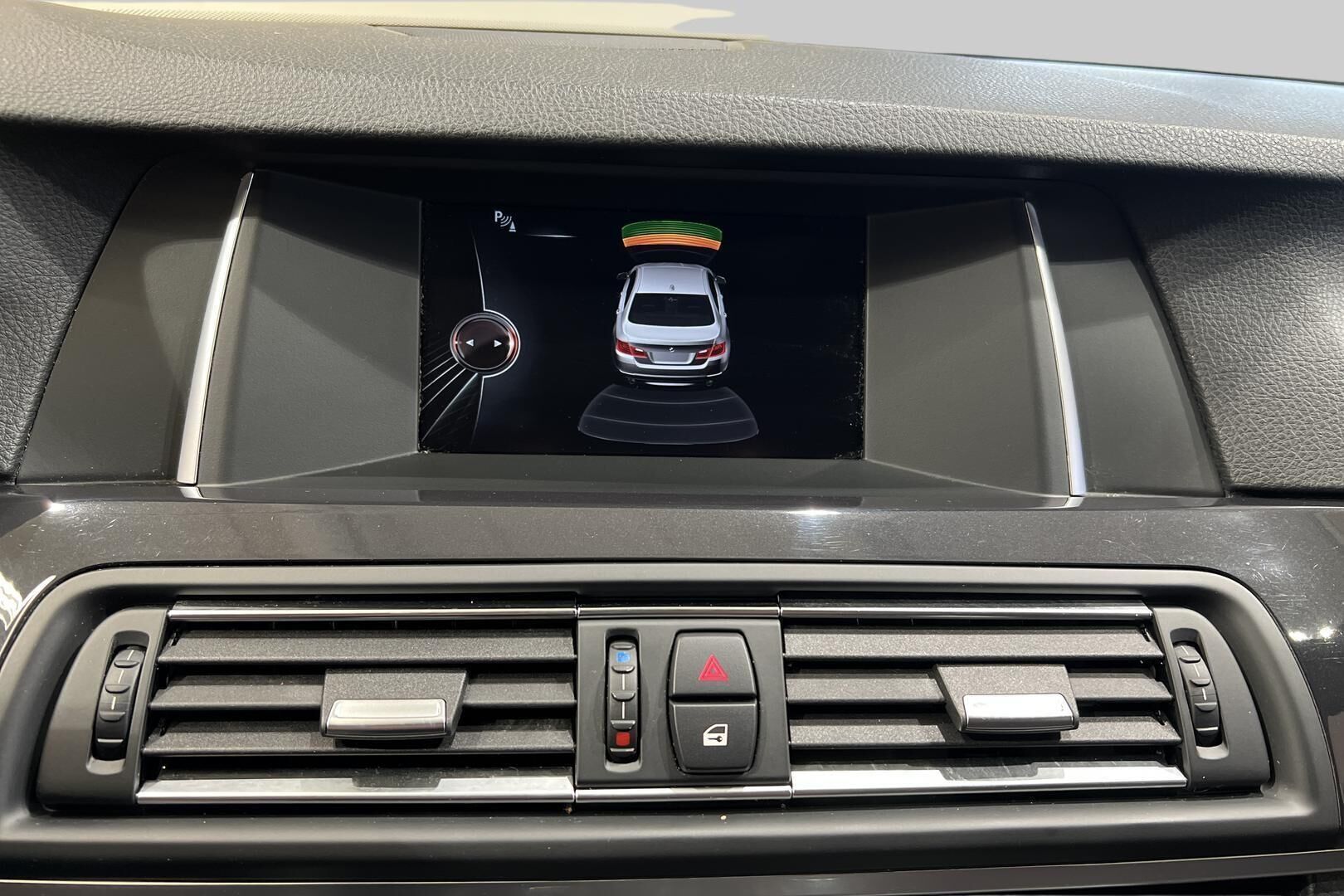 BMW 5-SARJA iso kuva 15