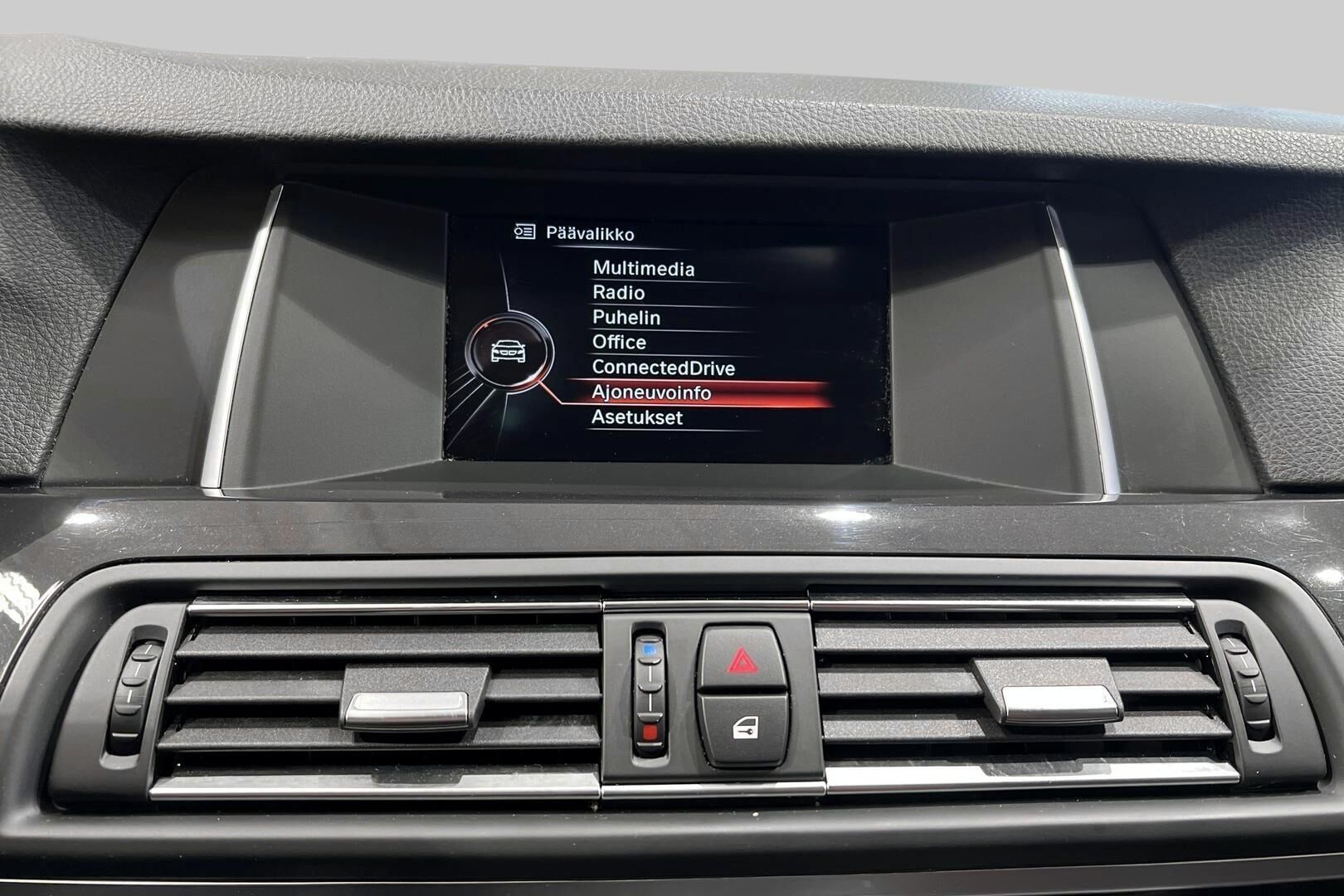 BMW 5-SARJA iso kuva 19