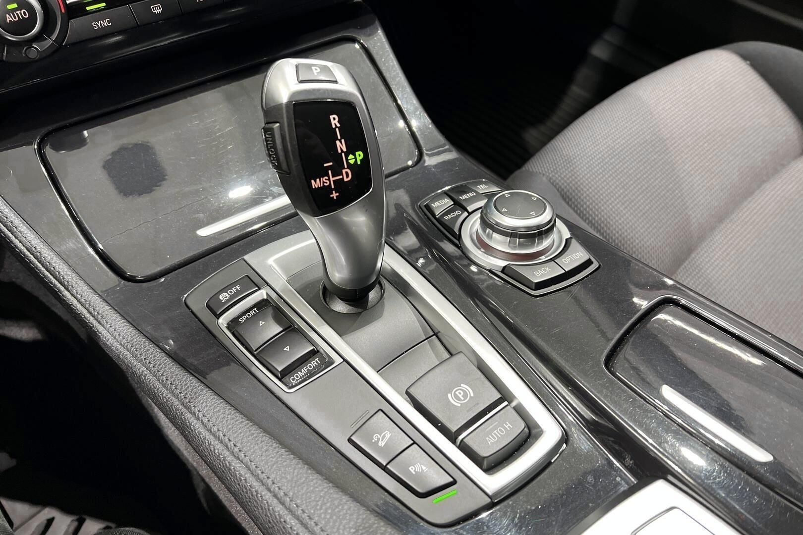 BMW 5-SARJA iso kuva 22