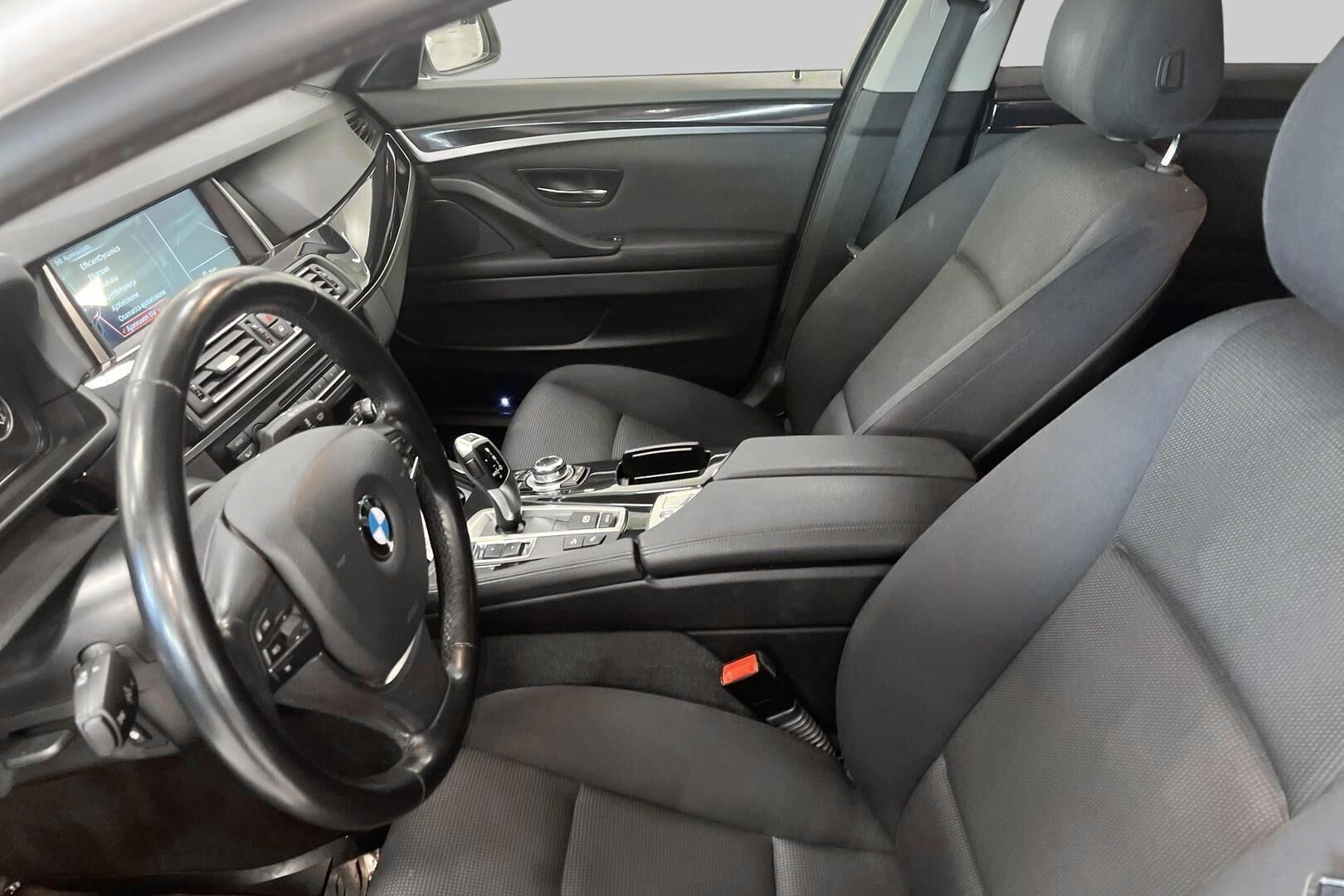 BMW 5-sarja iso kuva 9