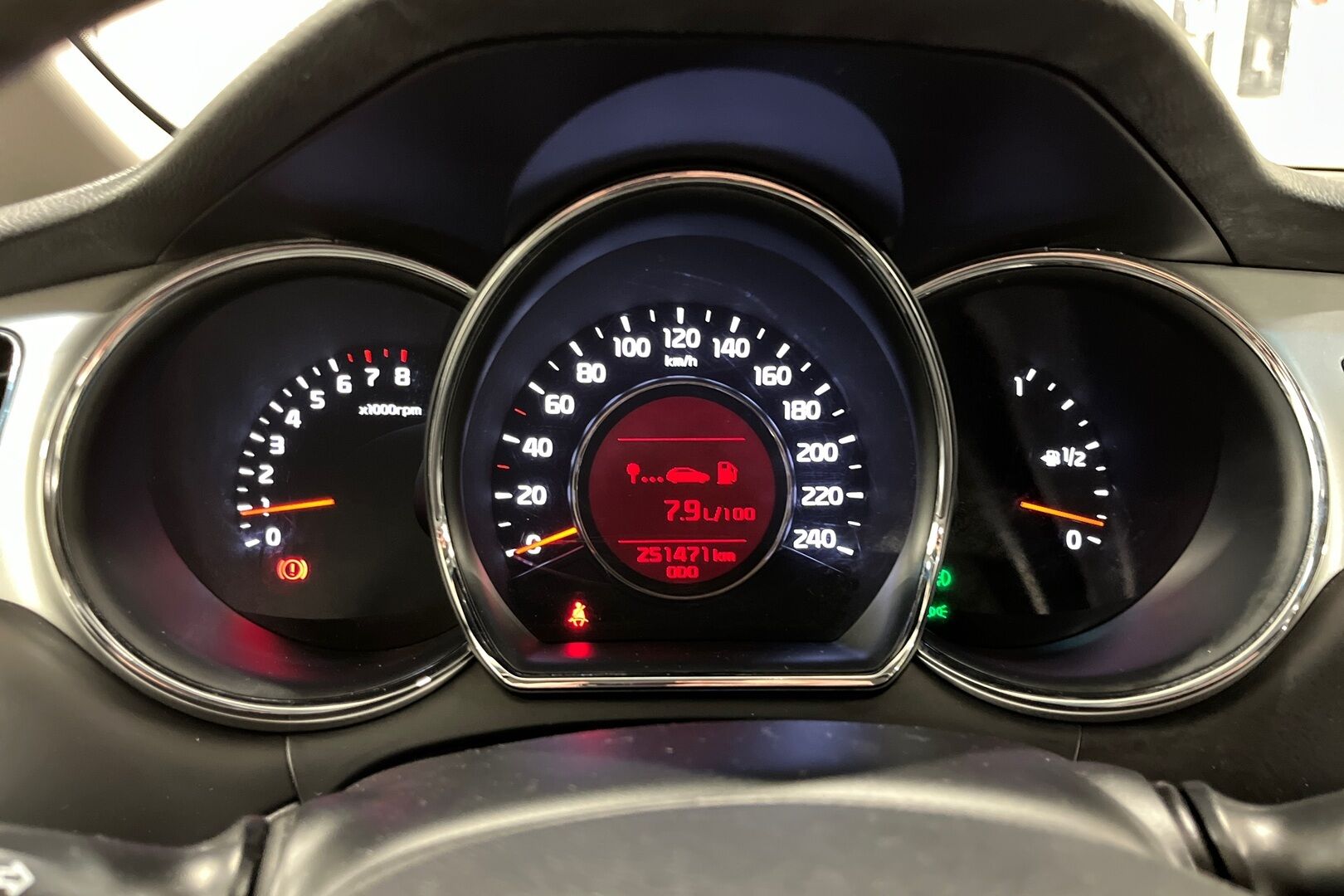 Kia cee'd iso kuva 12