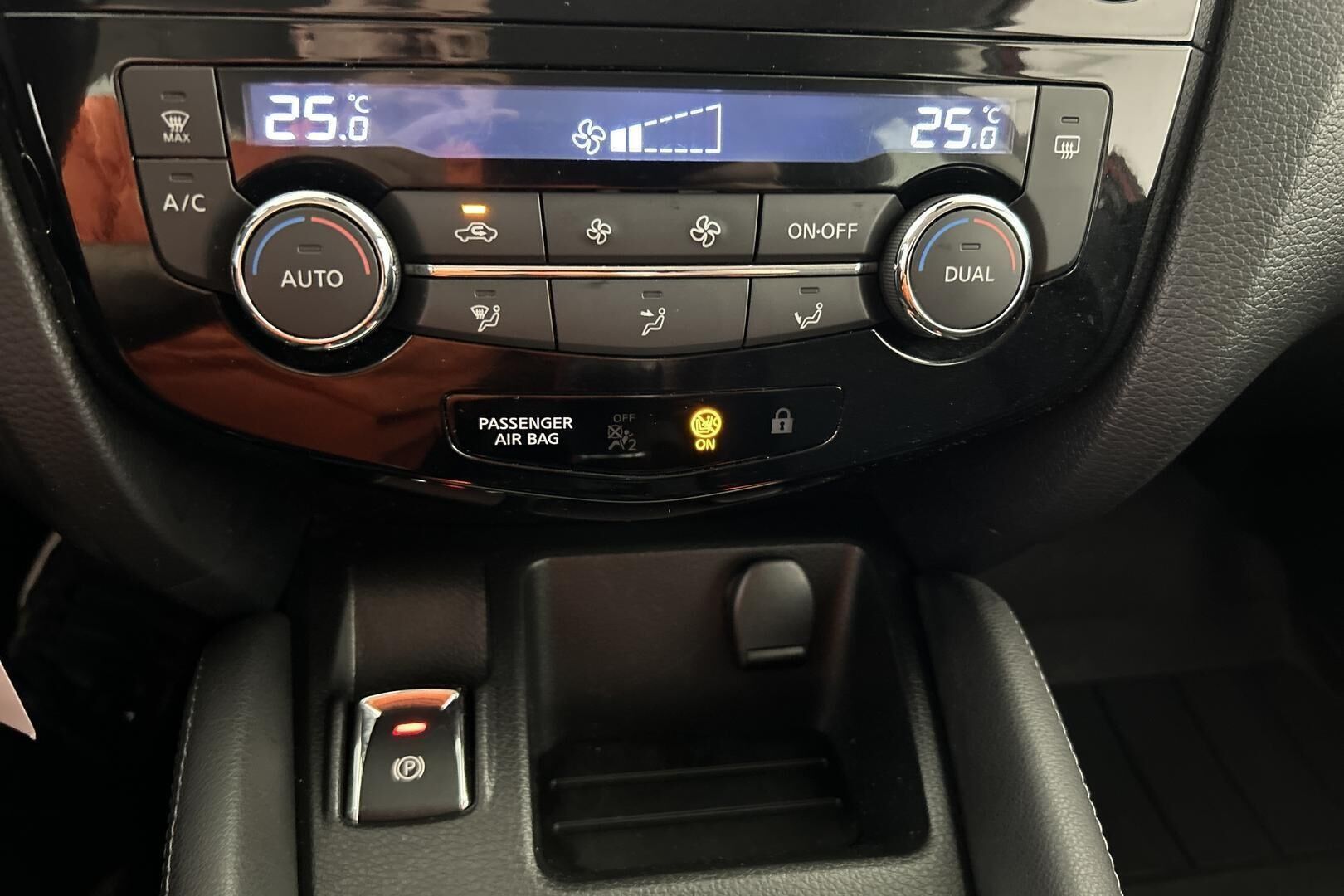 Nissan Qashqai iso kuva 18