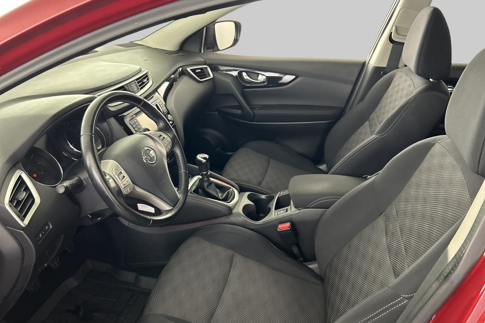 Nissan Qashqai iso kuva 9