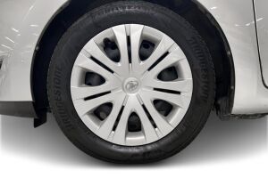 Toyota Auris esikatselu 13